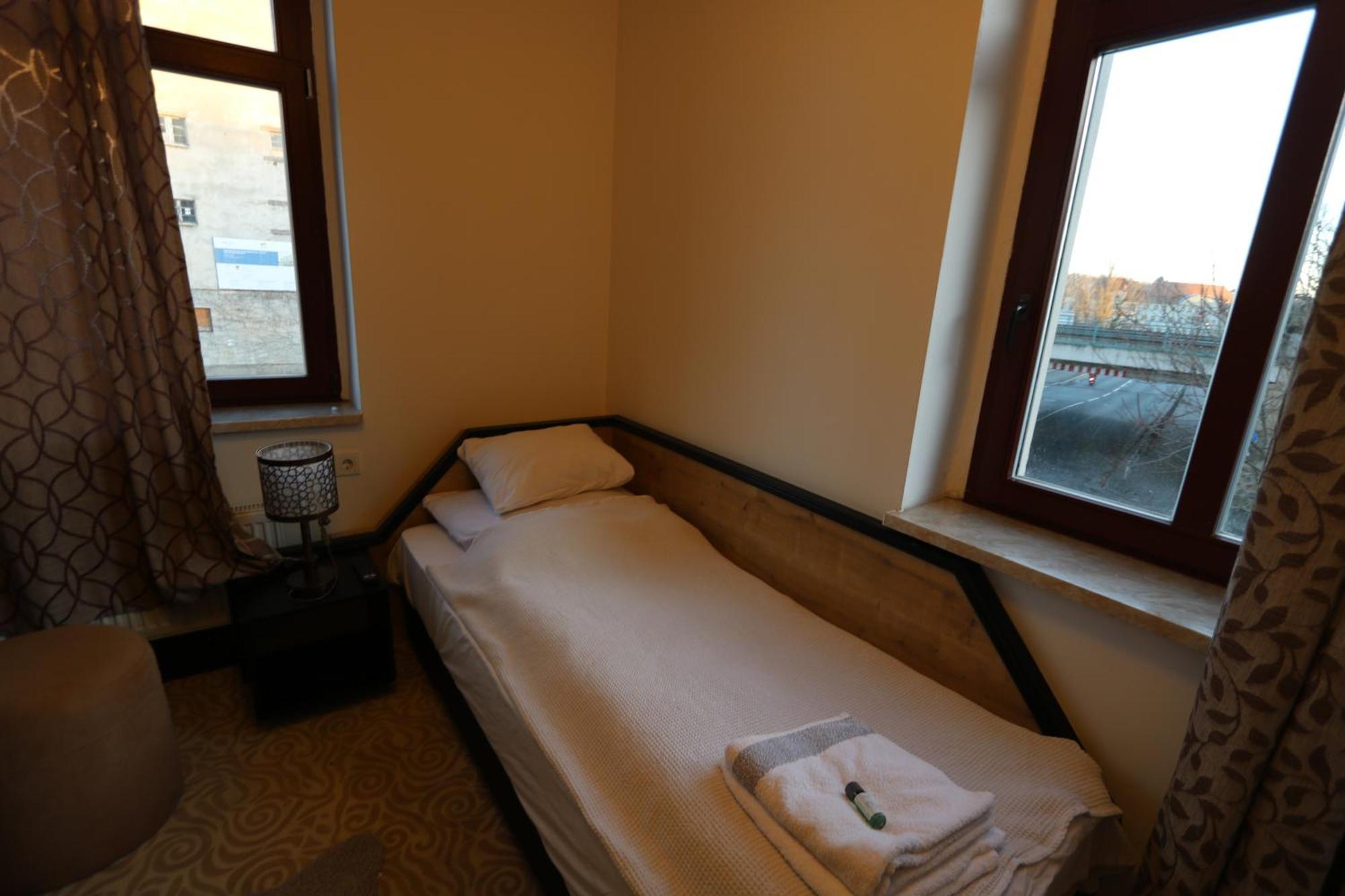Hotel Am Fluss Saale Weißenfels Zewnętrze zdjęcie