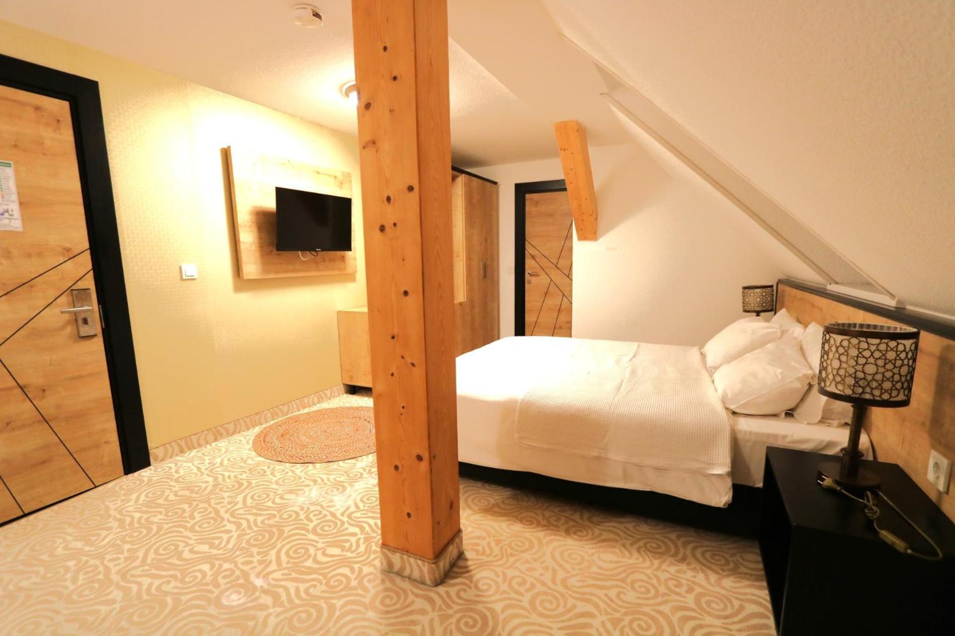 Hotel Am Fluss Saale Weißenfels Zewnętrze zdjęcie